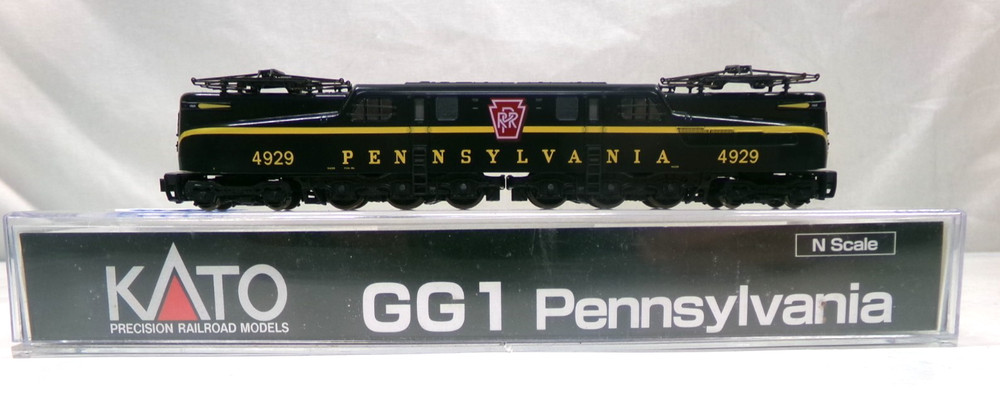 N scale Kato Pennsylvania Railroad GG1 electric engine in original box (lot N74)