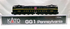 N scale Kato Pennsylvania Railroad GG1 electric engine in original box (lot N74)