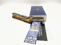 Genesis – HO – UP – EMD ES44AC Diesel Loco #5252 – Train G69711