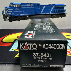 Kato 37-6431 HO Scale CEFX GE AC4400CW Diesel Locomotive #1006 Great Condition!