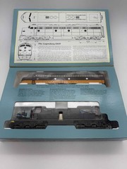 Life-Like Proto 2000 8712 HO E8/9 Diesel Locomotive Illinois Central 4020 NIB