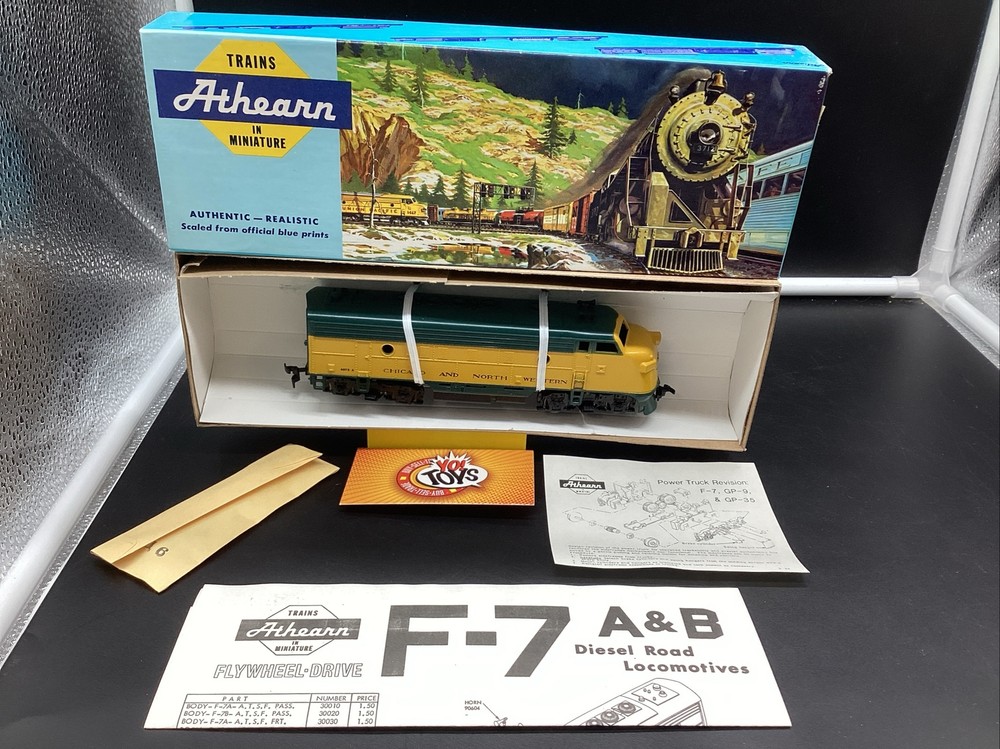 HO Scale Athearn, Chicago & North Western F7-A Super-Geared RTR #4072A 3231