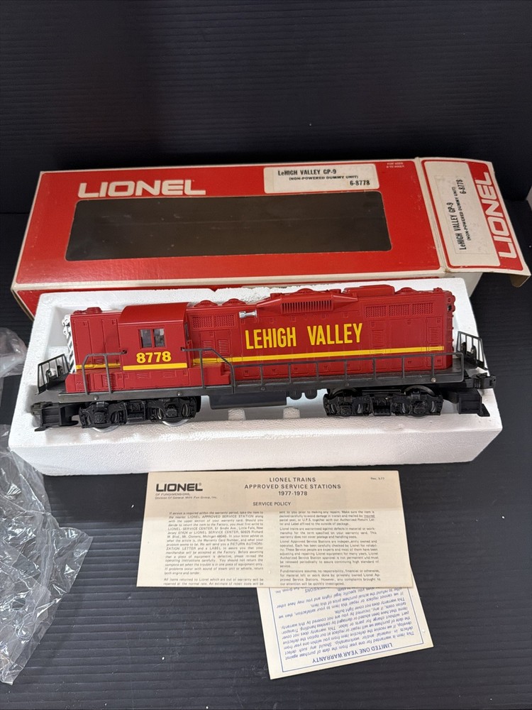 Lionel 6-8778 O Gauge Lehigh Valley GP-9 Non-Pwd. Diesel Locomotive #8778 New