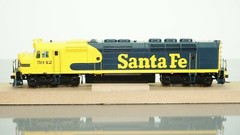 Athearn Genesis FP45 Santa Fe 5942 HO scale