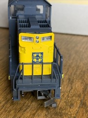 ATT HO 415 Sante Fe #231 Powered Locomotive Original Box 1/87 Yugoslav