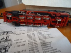 ROCO HO 4122A DB BR 93 2-8-2 Steam Loco and 42935 Postal Car with Lights