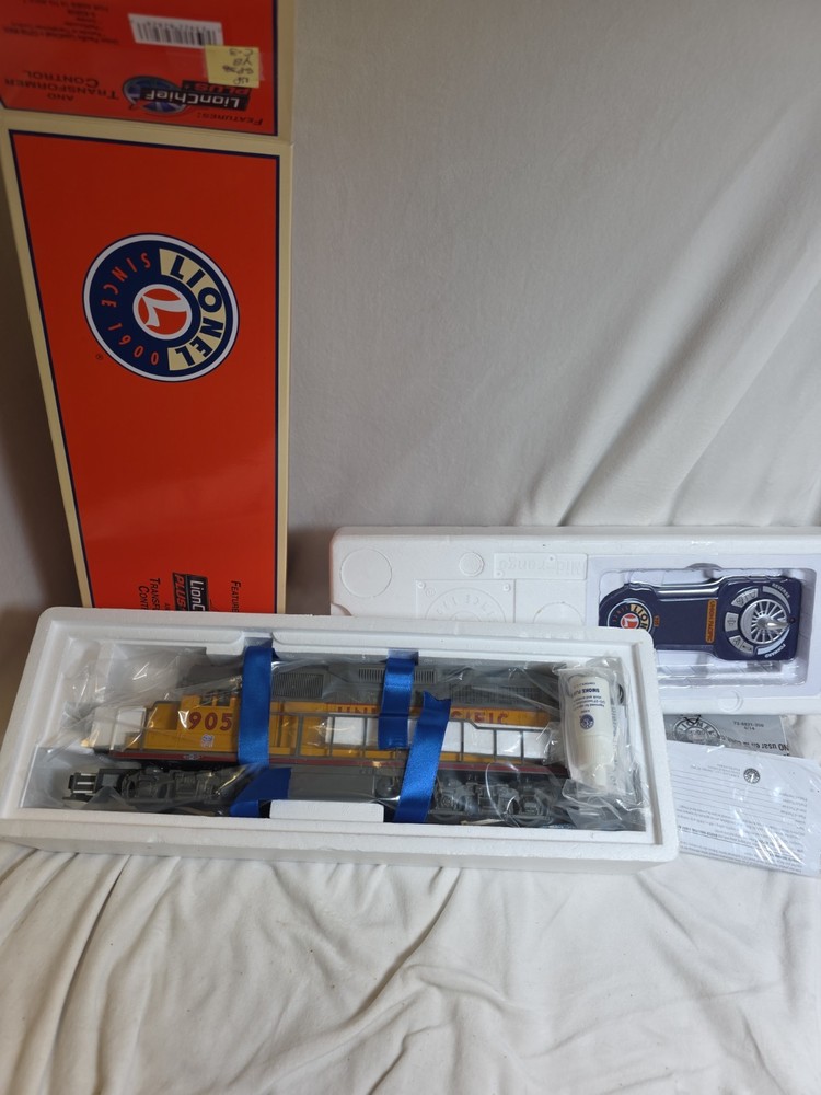 Lionel 6-82828 Union Pacific LionChief+ GP38 Diesel Locomotive #905