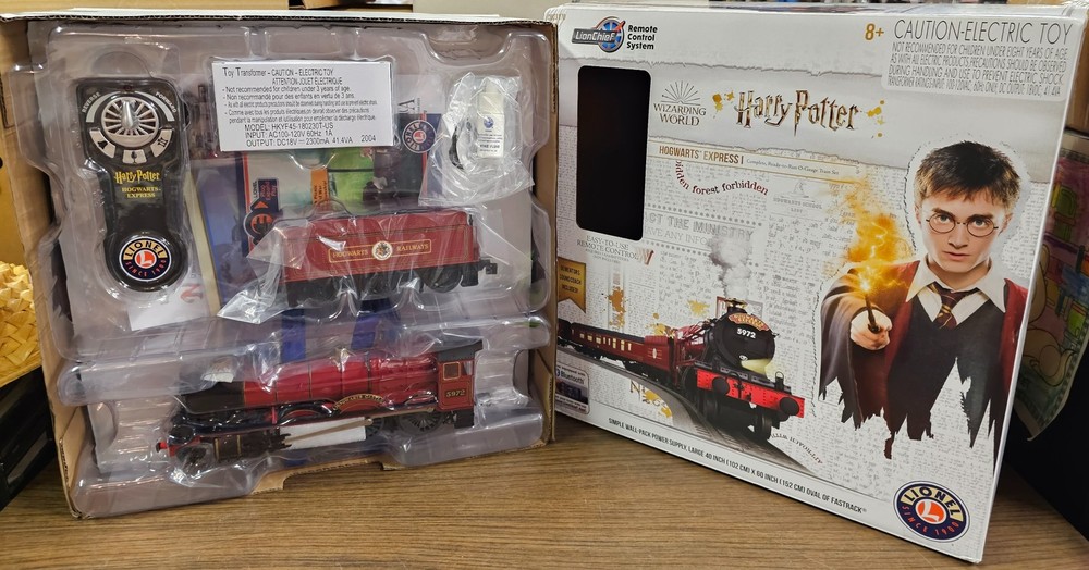 Lionel Lion Chief Harry Potter Hogwarts Express Electric Remote Control Trains