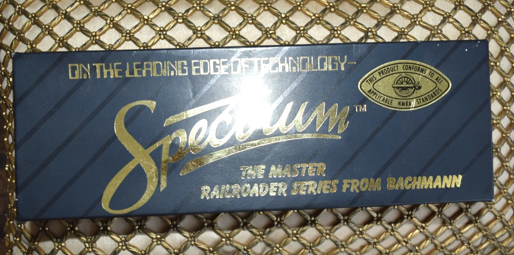 Bachmann Spectrum #80013 HO Scale Southern GE 44-Ton Switcher Diesel Locomotive.