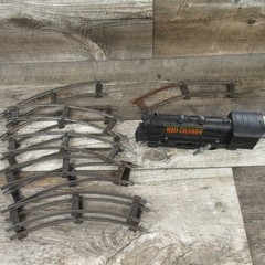 Vintage Durham Rio Grande Plastic Wind Up Train Locomotive and Metal Track *