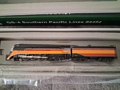 N Scale Kato Daylight GS-4 #4454