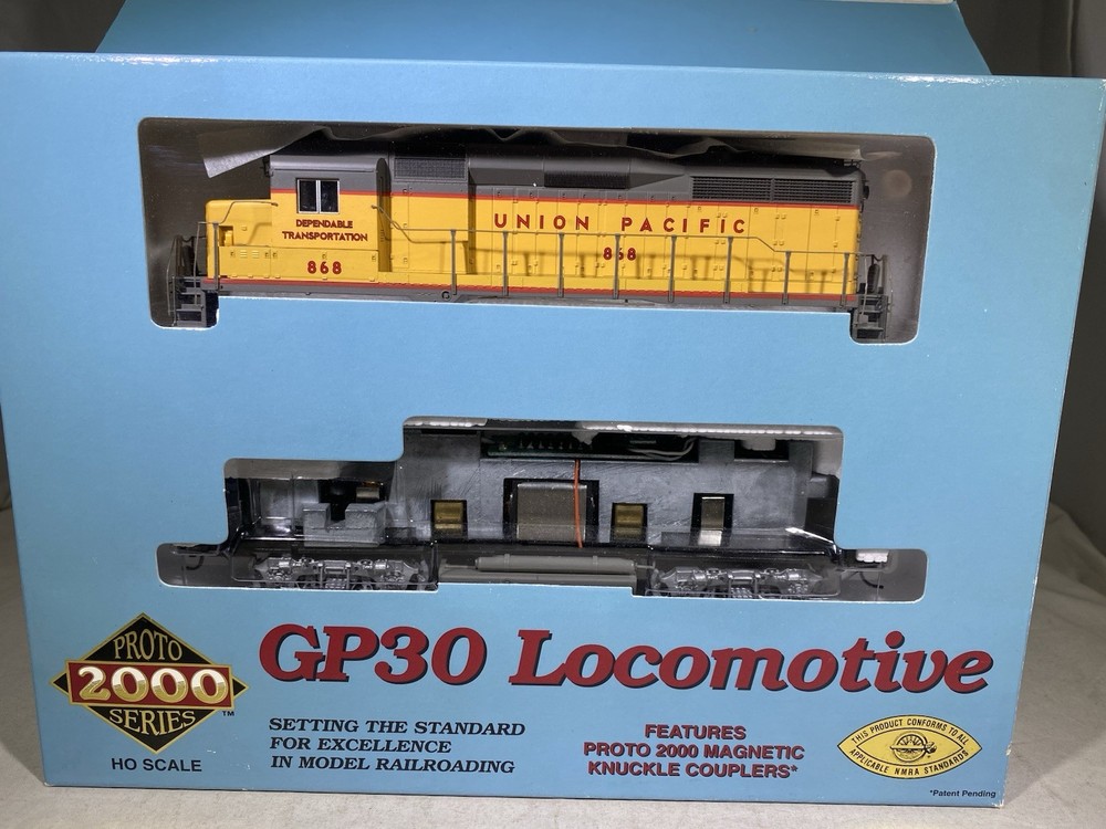 Proto 2000 Limited Edition HO GP30 Union Pacific Road# 868 Locomotive #23221