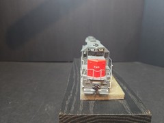 Athearn Ho Scale Southern Pacific GP35 Locomotive 7415 See Details & Pictures!