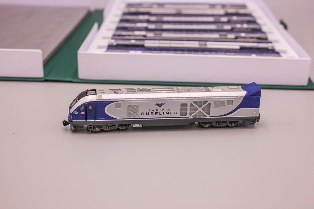 Kato #106-9010-1 N/1:160 ‘Amtrak Pacific Surfliner’ Set – Boxed/Cased