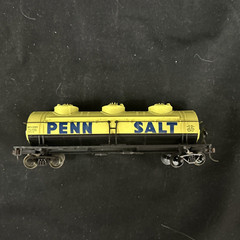 AHM Chesapeake & Ohio Locomotive #1845 HO, Penn Salt Tank, Great Northern Log Ca