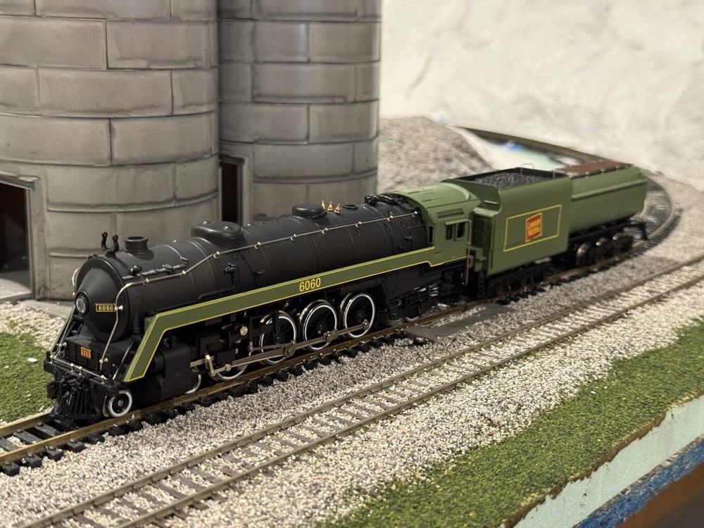 MEHANO Canadian National HO Scale C.N. 6060 Locomotive Coal Vandy Tender 4-8-2