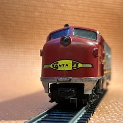 Santa FE HO Diesel LOCO/Locomotive 8WD Red Yellow Silver WORKs lot D-3-1 bin2