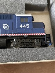 RARE 100th Anniversary Athearn SE HO Florida East Coast GP40-2 Powered & Dummy