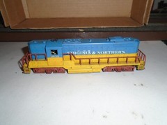 AHM EMD GP-9 DIESEL LOCOMOTIVE – PAINTED FOR VIRGINIA & NORTHERN HO