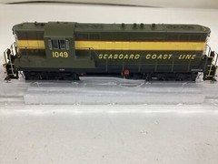 Athearn Genesis #G82364 HO scale “Seaboard Coast Line” GP9 DCC/sound Rd.#1049