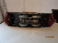 Lionel, Standard Gauge, 380 Maroon Loco w/E in the door