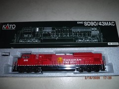 KATO HO CANADIAN PACIFIC EMD SD90/43MAC LOCOMOTIVE #9122 ITEM #37-6352 -RTR-NEW!