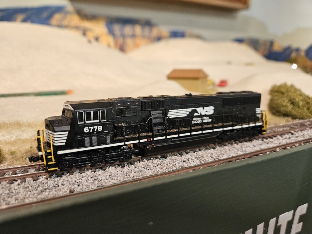Atlas SD60 DCC Norfolk Southern Locomotive N scale