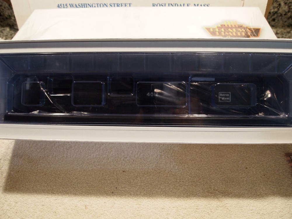 BROADWAY LIMITED 7882 BOSTON & MAINE BERKSHIRE #4012 ,4-AXLE TENDER DC/DCC/SMOKE