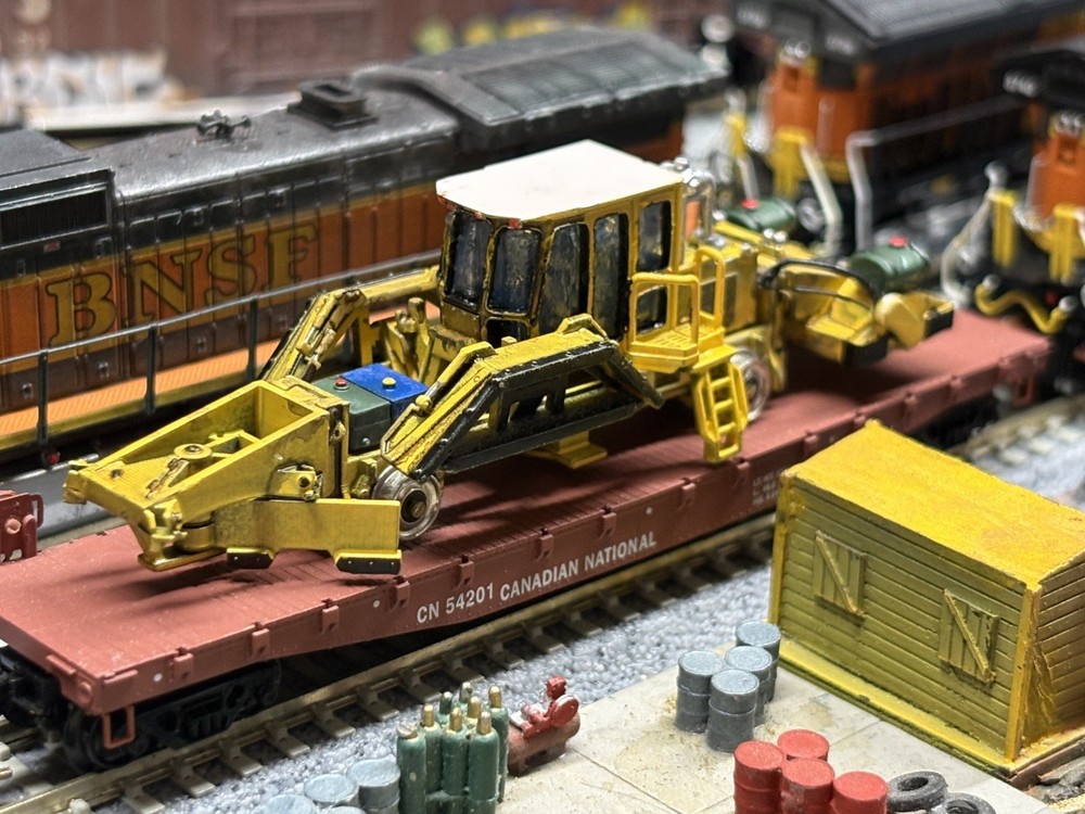 Custom N Scale Maintenance Dummy Unit (MOW) Ballast Spreader – Metal Wheels