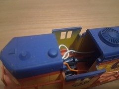 HO AHM Chessie System C&O 4301 And Santa Fe 2099 Power Locomotives Need Repair.