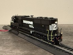HO Scale Athearn Genesis ATHG69335 Norfolk Southern SD70 #2507 Tsunami 2