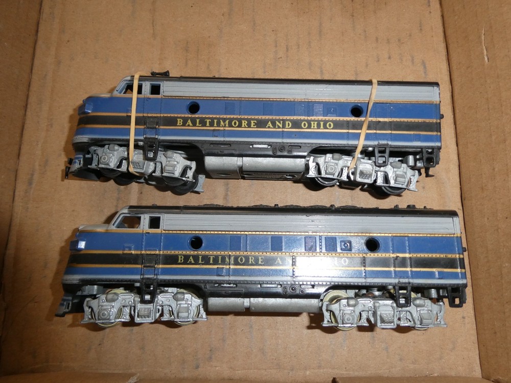 Vintage HO Scale Athearn Band Drive Powered and Dummy B&O Locomotives