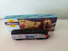 Vintage Athearn HO 3033 F7A Amtrak Dummy Diesel w Original Box UNTESTED As Is