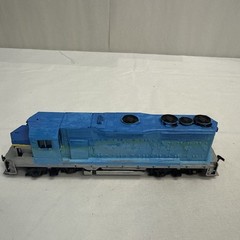 HO Scale Custom Painted Blue Yellow Silver Diesel Locomotive Engine Train (NB)