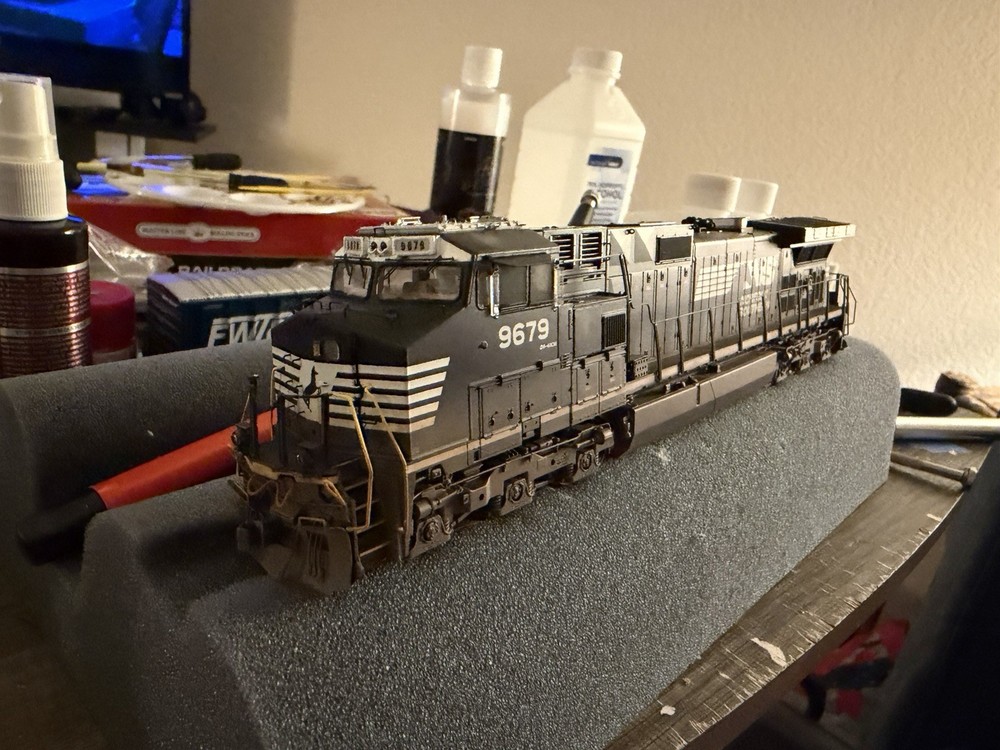 ScaleTrains Rivet Counter HO NS Dash 9 #9679 w/ DCC/Sound and Custom Weathering