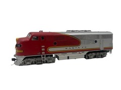 Ho Scale Bachmann ATSF FT A Diesel Locomotive #19 DCC