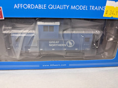 Two Athearn Roundhouse HO Box Cars & One Caboose RND 1345,1070 &8176 NIB RK-1