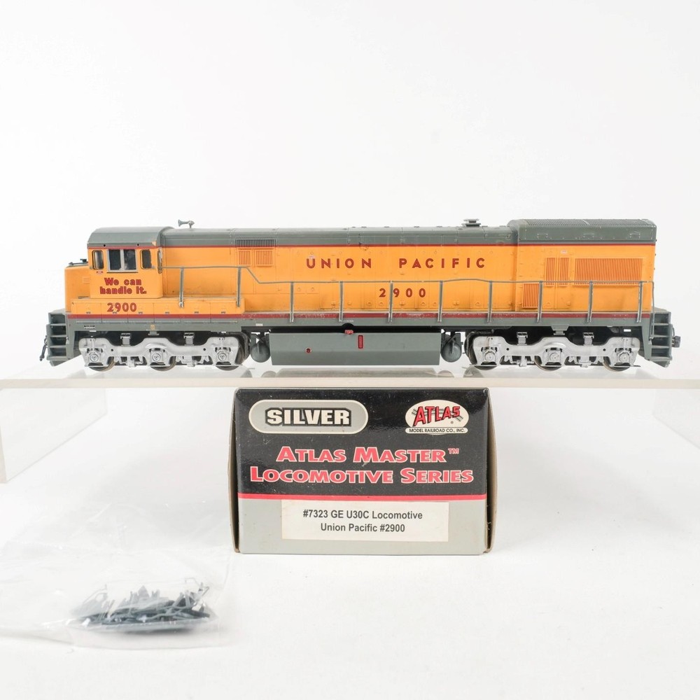 Atlas HO Scale Union Pacific UP #2900 GE U30C Diesel Locomotive DC Powered 7323
