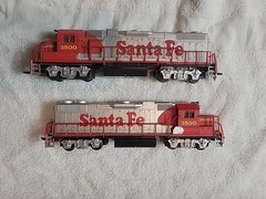 2x Life-Like HO Santa Fe 3500 Diesel Engine Locomotive Red Silver