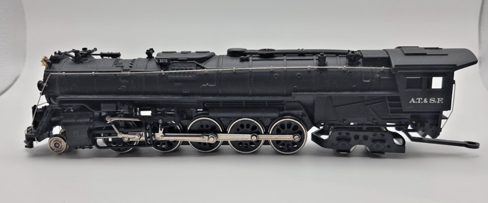 Bachmann HO “Texas Chugger” Santa Fe 2-10-4 with 5012 Tender
