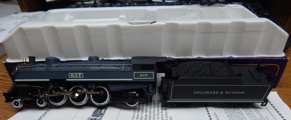 IHC M9852 DELAWARE & HUDDON 4-6-2 PACIFIC LOCOMOTIVE USED BOX RUNS GREAT HO GAUG