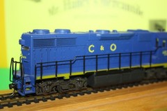 HO* Atlas C&0 #4823 Lighted Locomotive & 2 BONUS RR CARS