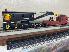 CP RAIL / CANADIAN PACIFIC 200 ton ROTATING HD WRECK CRANE w/TENDER HO SCALE NEW