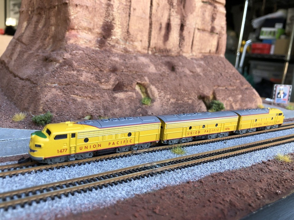 Z Scale Marklin Union Pacific Diesel Locomotives DCC sounds Rare And Led