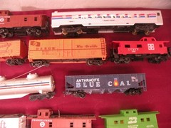Large Lot of HO Train Cars Parts Pieces Repair Mantua Lionel Tyco Life Like C+++