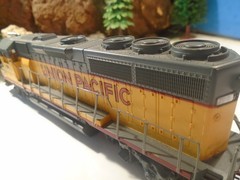 BACHMANN HO SCALE UNION PACIFIC GP 40 DIESEL LOCOMOTIVE DCC ON BOARD 5-202-3-5