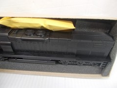 ATHEARN # 4554 ~ UNDECORATED SD40T-2 DUMMY LOCOMOTIVE ~ HO SCALE ~ LOT M