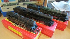 Hornby Dublo 2221 Cardiff Castle, 2224 8F, 2218 Tank Locomotives