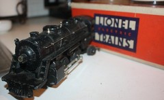 Lionel Diecast Metal Vintage 2-4-2 Steam Locomotive # 1654 USA O Gauge