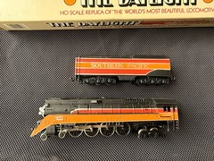 HO BACHMANN 41-0550-D9 GS4 4-8-4 STEAM LOCOMOTIVE SOUTHERN PACIFIC SP DAYLIGHT